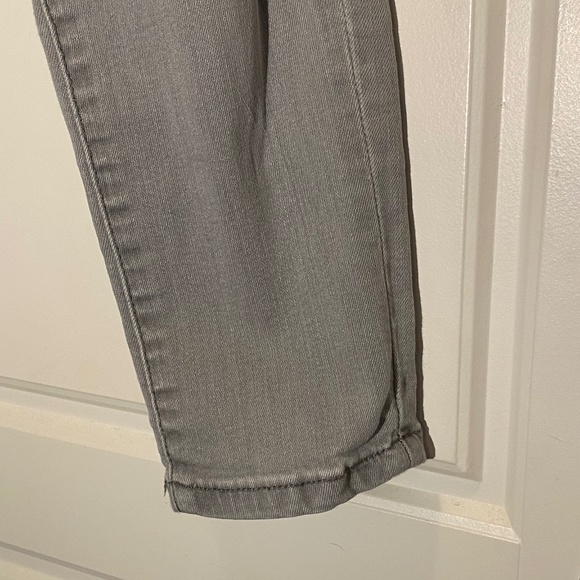 Banana Republic Factory Sculpt Skinny Grey Jeans - Picture 4 of 12